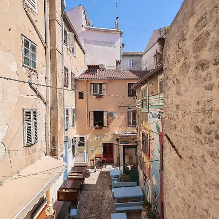 Premium Old Town *