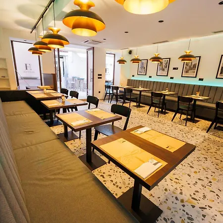 Premium Old Town Apartment *